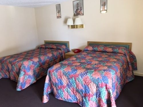 Colonade Motel East Windsor Exterior photo